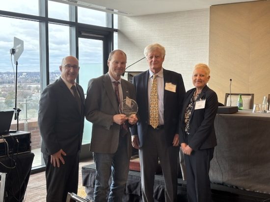 0D20E4C2 87Ae Aed9 E325 F2B21093879A