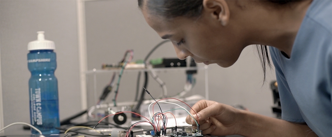 Portrait of NEW HAMPSHIRE: Meet 2022 NH BioMade EPSCoR transfer scholars